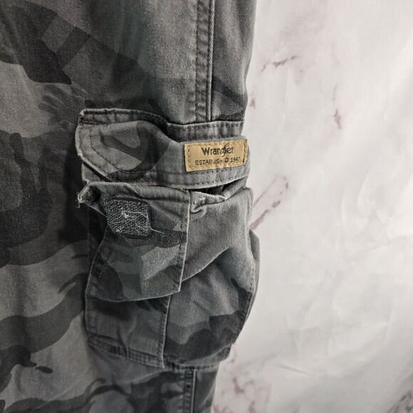 Wrangler Pants Mens 40 X 30 Camo Black Gray Cargo Straight Leg Regular Taper - Picture 10 of 13